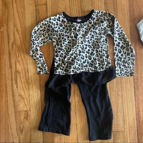 4 complete outfits /girls 4 - Picture 5 of 6